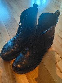 Doc Martens noir tête de mort