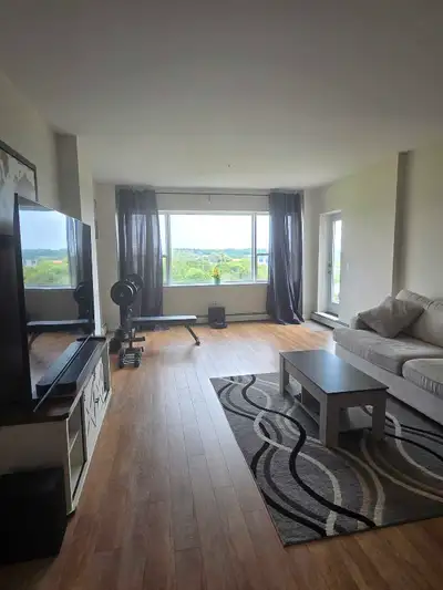 Lease Takeover! Available immediately Rent is paid until October 1 Spacious 1 bedroom apartment with...