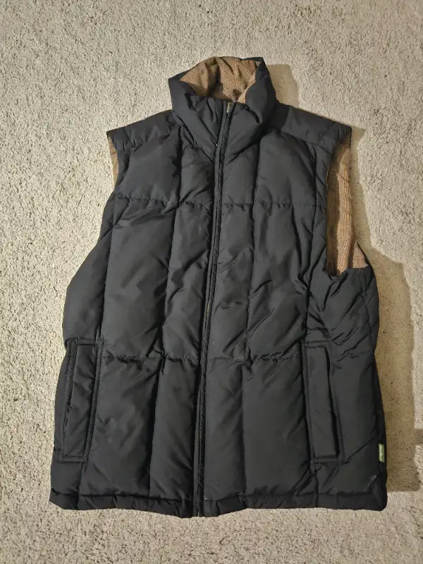 Vintage 70s/80s Reversible Goose Down Puffer Vest, Men's Size M in Men's in City of Toronto - Image 2