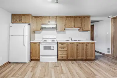 1 BEDROOM, 1 BATHROOM BASEMENT APARTMENT