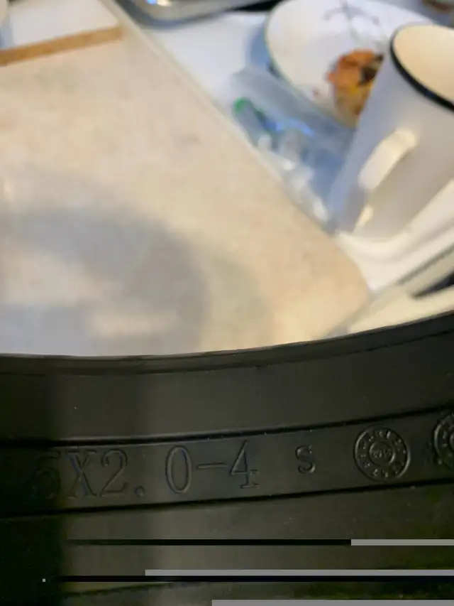 scooter airless tires 8 inch  in eBike in London - Image 4