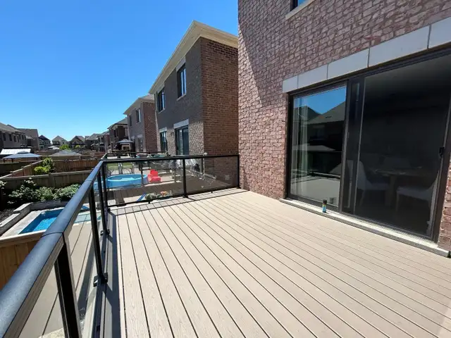 Deck/Fence Staining and Renovations | Free Quote in Fence, Deck, Railing & Siding in Oakville / Halton Region - Image 3