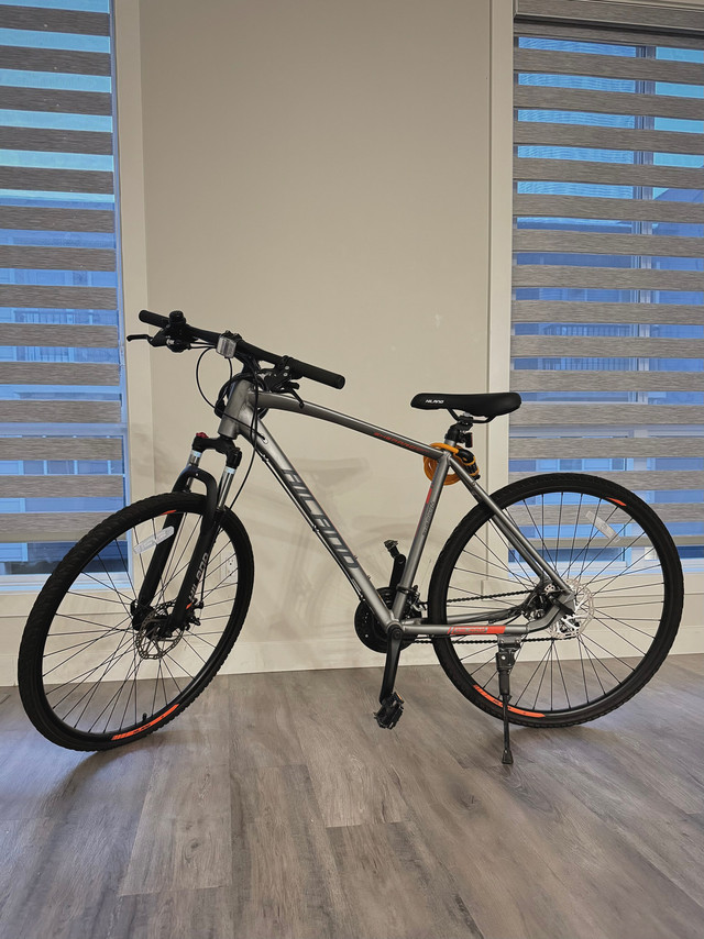 Hiland Sheparo | 700C Hybrid Bike in Cruiser, Commuter & Hybrid in Calgary