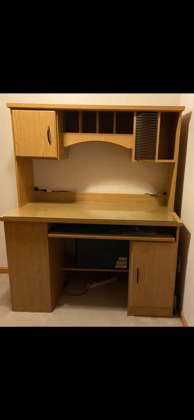 Workstation with Hutch in Desks in Saskatoon - Image 2