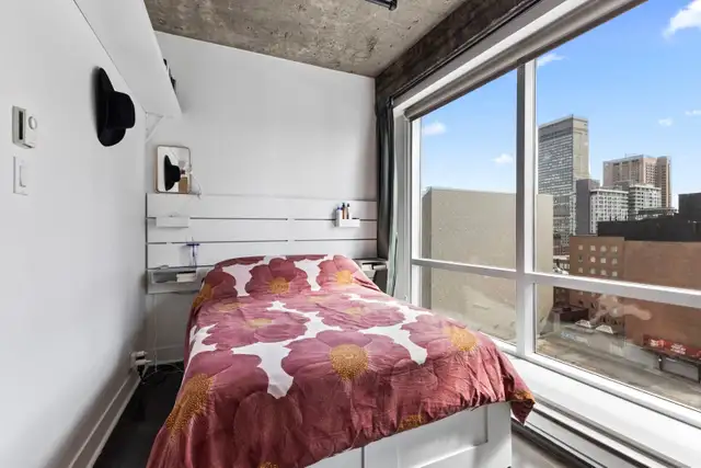 Upscale furnished rental in unbeatable location in Room Rentals & Roommates in City of Montréal - Image 19
