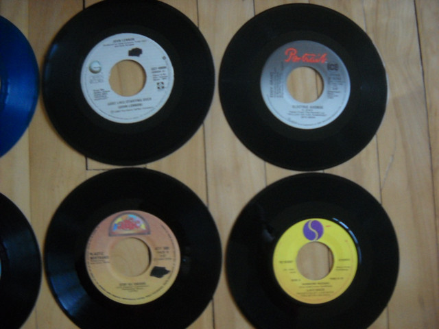 14 disques vinyles (45 tours) des années quatre-vingt dans Art et objets de collection  à Saguenay - Image 3