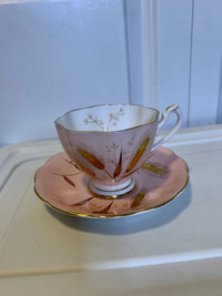 Vintage Queen Anne Bone China England Tea Cup Pink Gold
