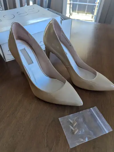 Women's high heel pumps. Size6. Worn once., View more