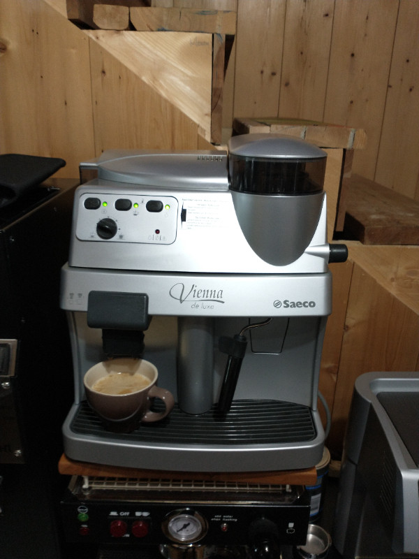 Saeco Vienna Deluxe espresso machine | Autres équipements commerciaux et  industriels | Thetford Mines | Kijiji