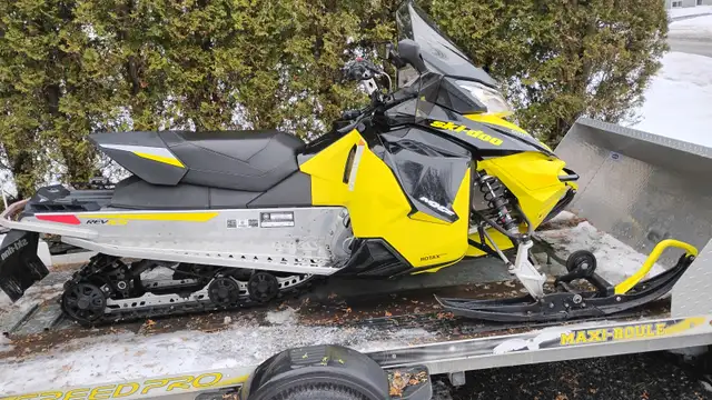 Ski-Doo MXZ Sport 600 ACE 2016 in Snowmobiles in Sherbrooke - Image 3
