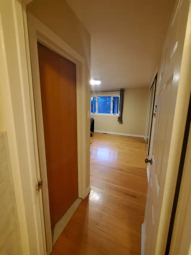 Short term or Airbnb room for rent  ( Just $ 50 !! ) in Room Rentals & Roommates in Ottawa - Image 6