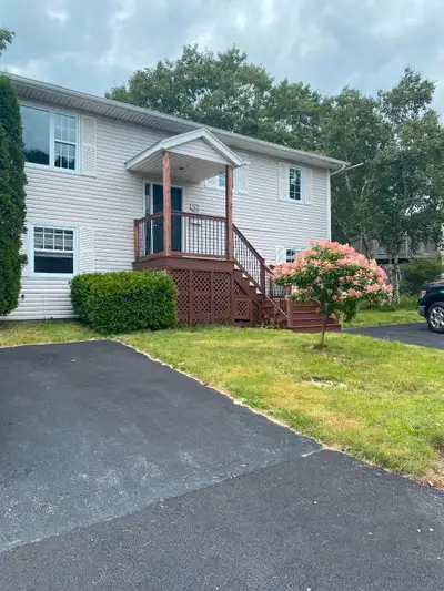 Beautiful Three Bedroom Apartment in Bedford NS Located in Oakridge Subdivision. *********Available...
