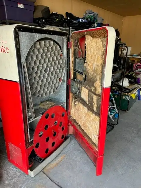Vintage Coca-cola Vending Machine62865712526593123