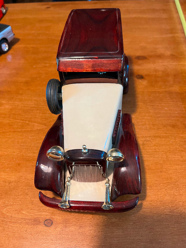 ROLLS-ROYCE CAR HAND MADE ONE OF A KIND 12"X5" VINTAGE RARE dans Art et objets de collection  à Longueuil/Rive Sud