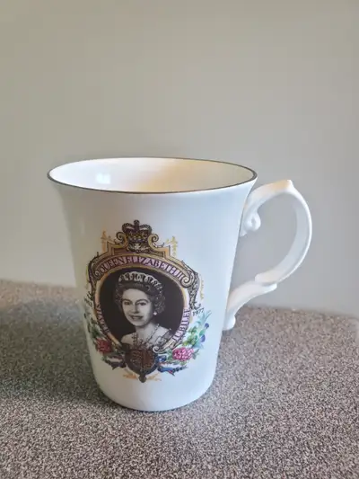 Queen Elizabeth II SILVER JUBILEE Elizabeth 1977 Mug, View more