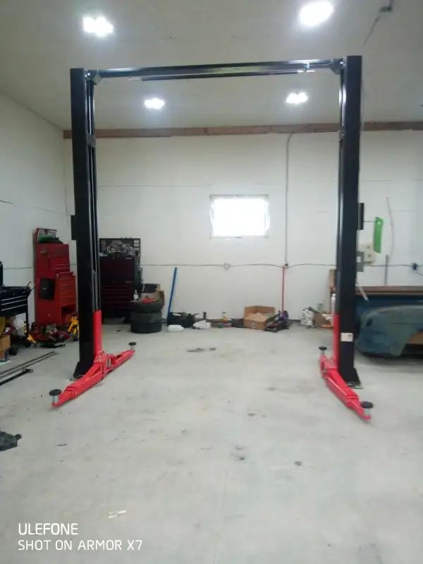 2 post car lift with best quality in Other in Portage la Prairie - Image 5