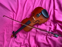 Basically brand new 4/4  Violin & accessories 