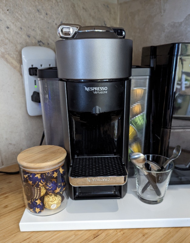 Vertuo Deluxe Graphite Metal Flat Head Machines à café Laval/Rive