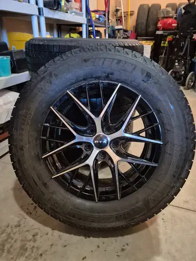 4 x 245/65/17 X-Ice snow tires with RTX Valkyrie rims. Had been on a Toyota Highlander.