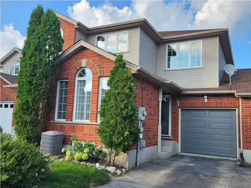 Desirable townhome in the heart of East Waterloo. With 1500 square feet of living space, a finished...