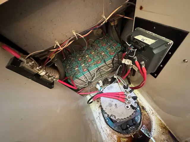 Electric 1981 MIRAGE 27 (Perry) Sailboat & Trailer in Sailboats in Leamington - Image 9