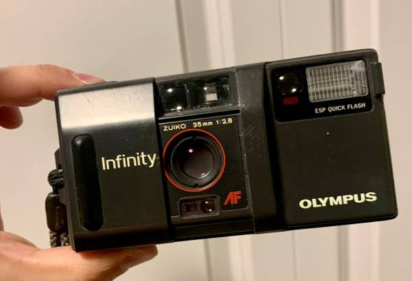 Olympus Infinity Zoom 80 QD Point & Shoot Film Camera in Cameras & Camcorders in Tricities/Pitt/Maple - Image 4