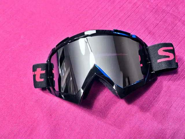 Ski bike ride Goggles in Ski in Mississauga / Peel Region - Image 4