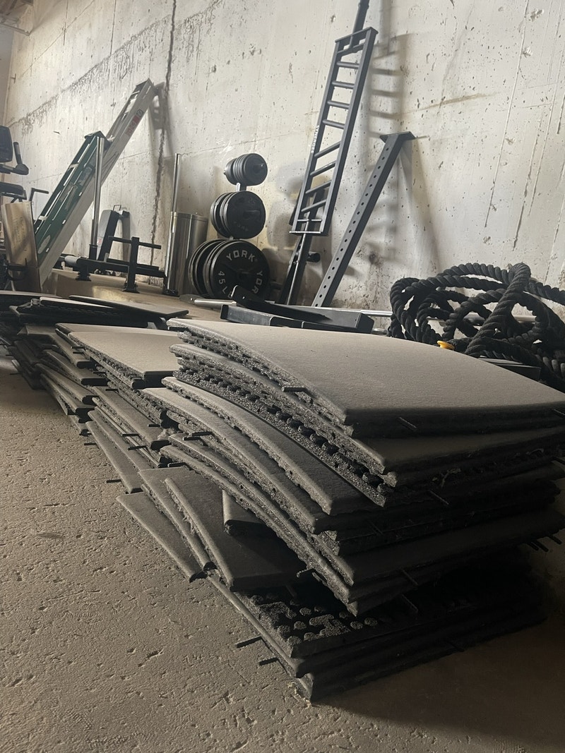 Soundproof 2x2 interlock gym tiles for sale! Exercise Equipment