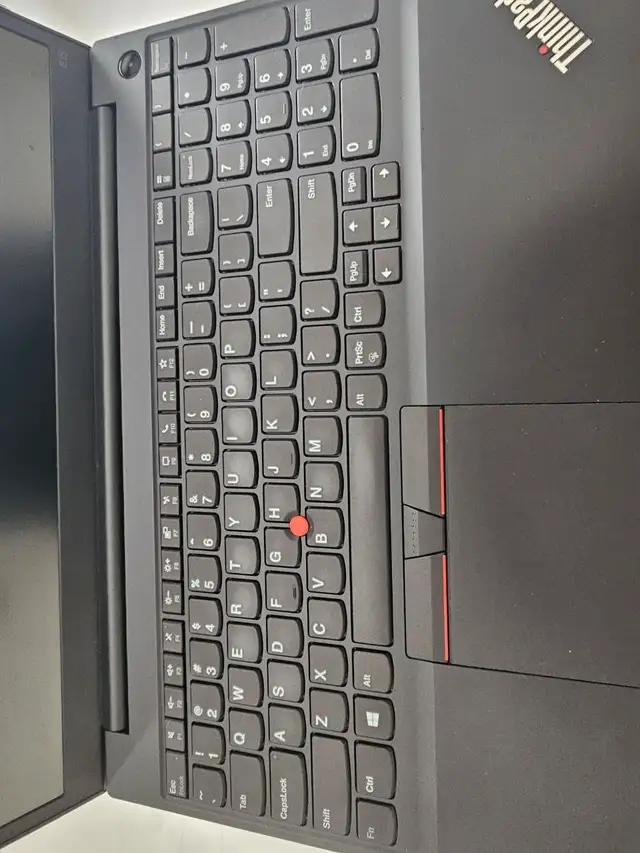 Lenovo ThinkPad E15 15.6"/1920x1080/Core i5-1135G7/SSD256Gb/8GB in Laptops in City of Montréal - Image 4