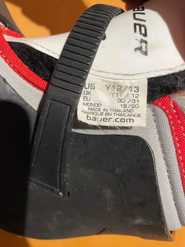 kids skates - 12/13 in Skates & Blades in Ottawa - Image 6