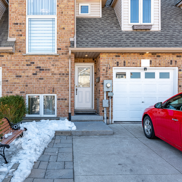 Incredible Townhouse for Rent: 2( 1) Bed, 3 Bathrooms