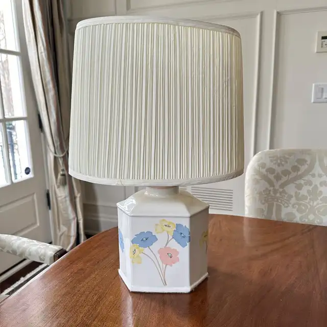 Vintage table lamp in Indoor Lighting & Fans in City of Toronto - Image 2