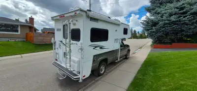 2008 Lance 915 Camper Lance designed this unit extremely well and didn’t miss a thing. This well-mai...