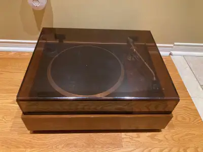 Technics SP-20 turntable with Fidelity Research tonearm, View more