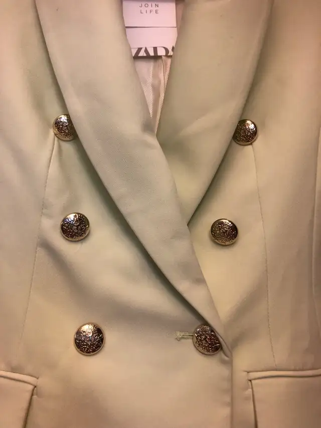 Zara blazer top in Women's - Tops & Outerwear in Mississauga / Peel Region - Image 2