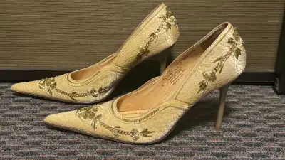 STEVEN MADDEN Gold Embroidery Pointy High Heel, LIKE NEW, View more