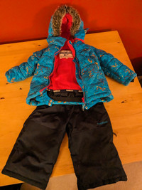 Oshkosh girls 18T two piece snowsuit good condition 