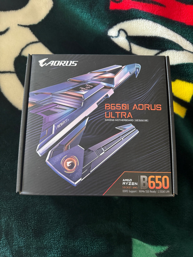 Gigabyte b650i Aorus Ultra in System Components in Calgary