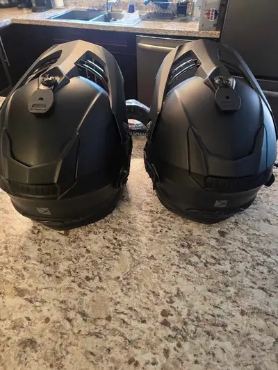 1- lightly used XXL 1- lightly used large 1- new frame and lens