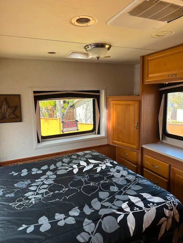Motorhome in RVs & Motorhomes in Parksville / Qualicum Beach - Image 7