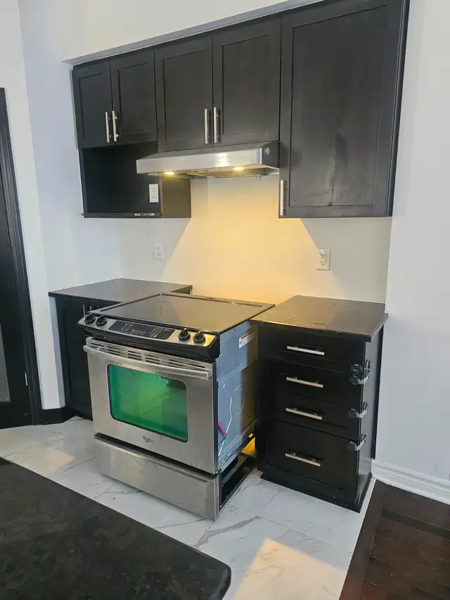 FULL KITCHEN - SOLID MAPLE DOORS **RENO478644236956487687