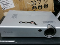 Panasonic PT-LB10VU 3LCD Projector HD 1080i 1600 lumens +remote