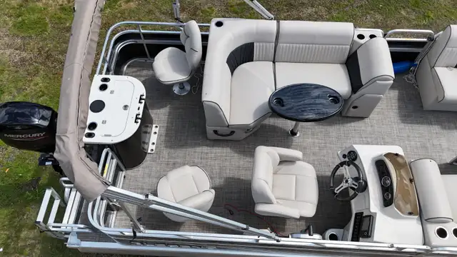 2020 Legend Splash + Flex Pontoon Boat in Personal Watercraft in North Bay - Image 8