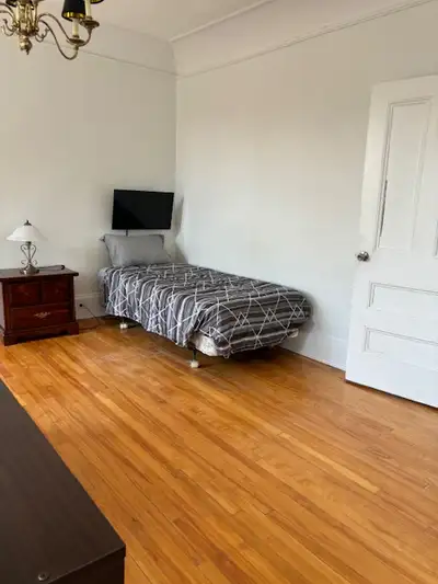 ALL INCLUSIVE EXTRA LARGE ROOM FOR RENT / SANDY HILL Clean, furnished, and tranquil and secure build...