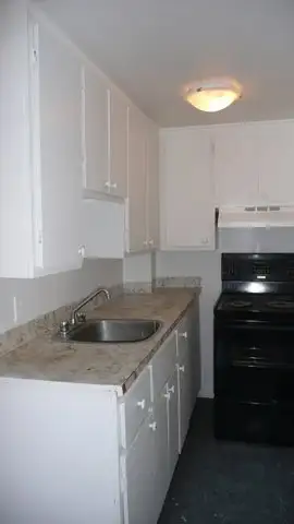 Prix $800 10350 Terrasse Fleury, Montréal. H3L 3L4 Beau grand 1 1/2 Juillet, Ahuntsic, Terrasse Fleu...