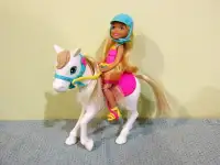 Chelsea la soeur de Barbie et son adorable poney