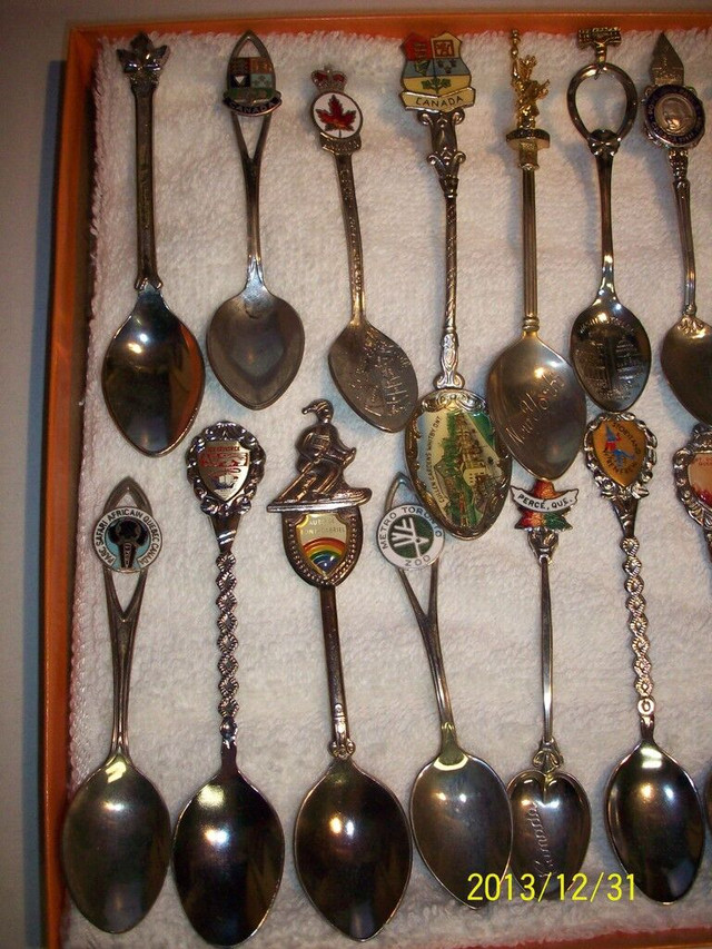 53 mini spoons souvenir / mini cuillère de collection in Arts & Collectibles in Ottawa - Image 3