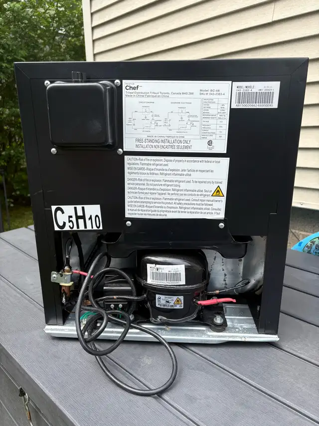 Master Chef Mini Fridge in Refrigerators in City of Halifax - Image 6