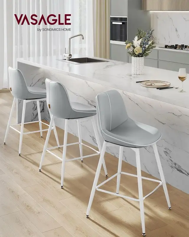 Counter Height Bar Stools with Back in Chairs & Recliners in Markham / York Region - Image 2