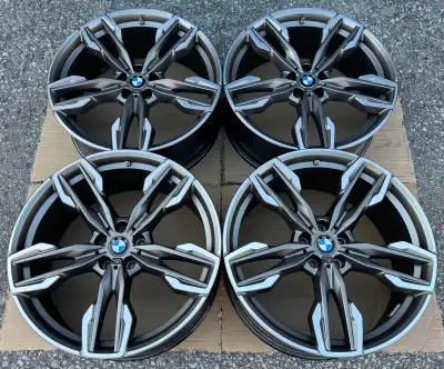 Wheels: Two-Tone Matte Titanium 21 Inch OEM Style 718M Fitment: G01 X3 / G02 X4 (30i, 30e & M40i) Qu...